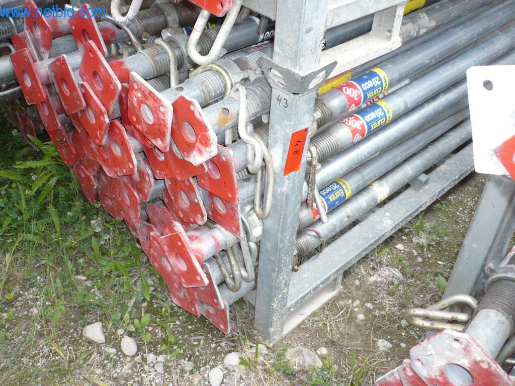 Equipamiento empresarial y vehículos de una empresa de construcción para la construcción de edificios, paneles de yeso y andamios-2