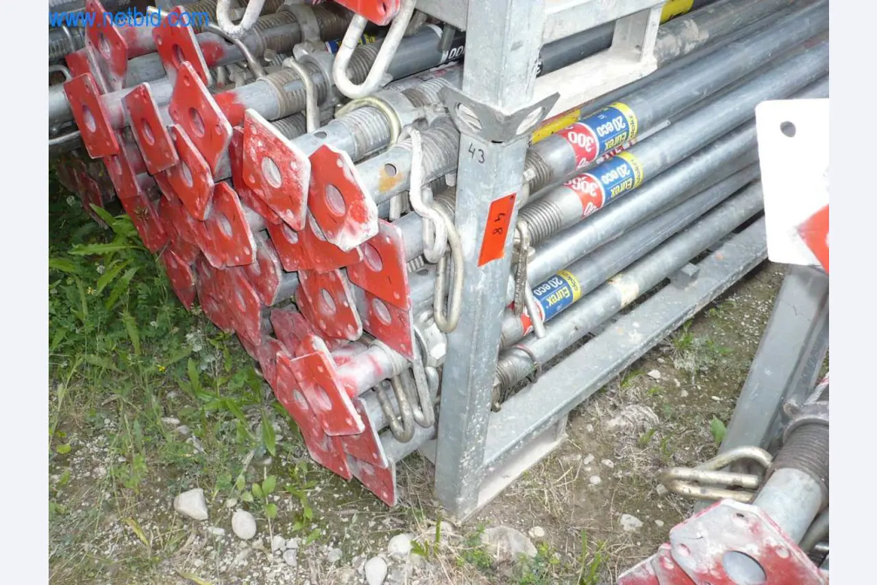 Equipamiento empresarial y vehículos de una empresa de construcción para la construcción de edificios, paneles de yeso y andamios-2