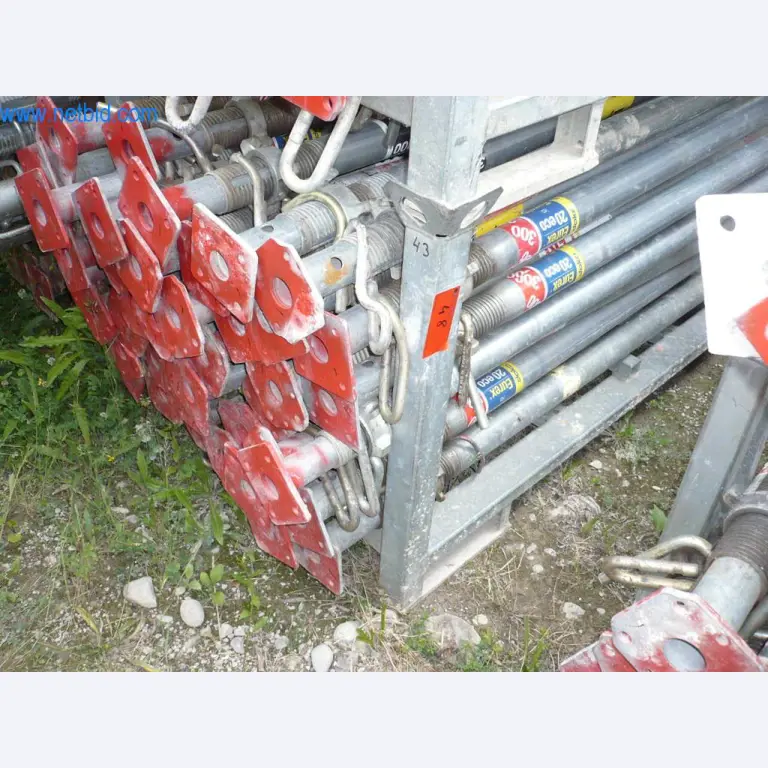 Equipamiento empresarial y vehículos de una empresa de construcción para la construcción de edificios, paneles de yeso y andamios-2