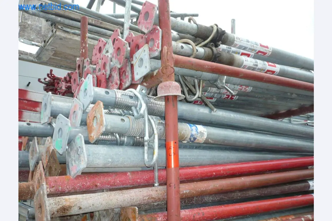 Equipamiento empresarial y vehículos de una empresa de construcción para la construcción de edificios, paneles de yeso y andamios-1