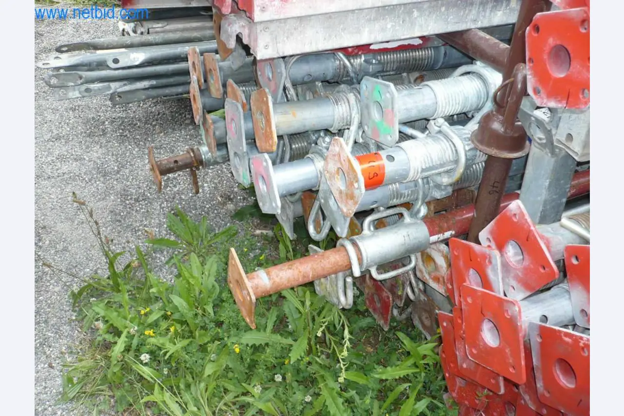Equipamiento empresarial y vehículos de una empresa de construcción para la construcción de edificios, paneles de yeso y andamios-2
