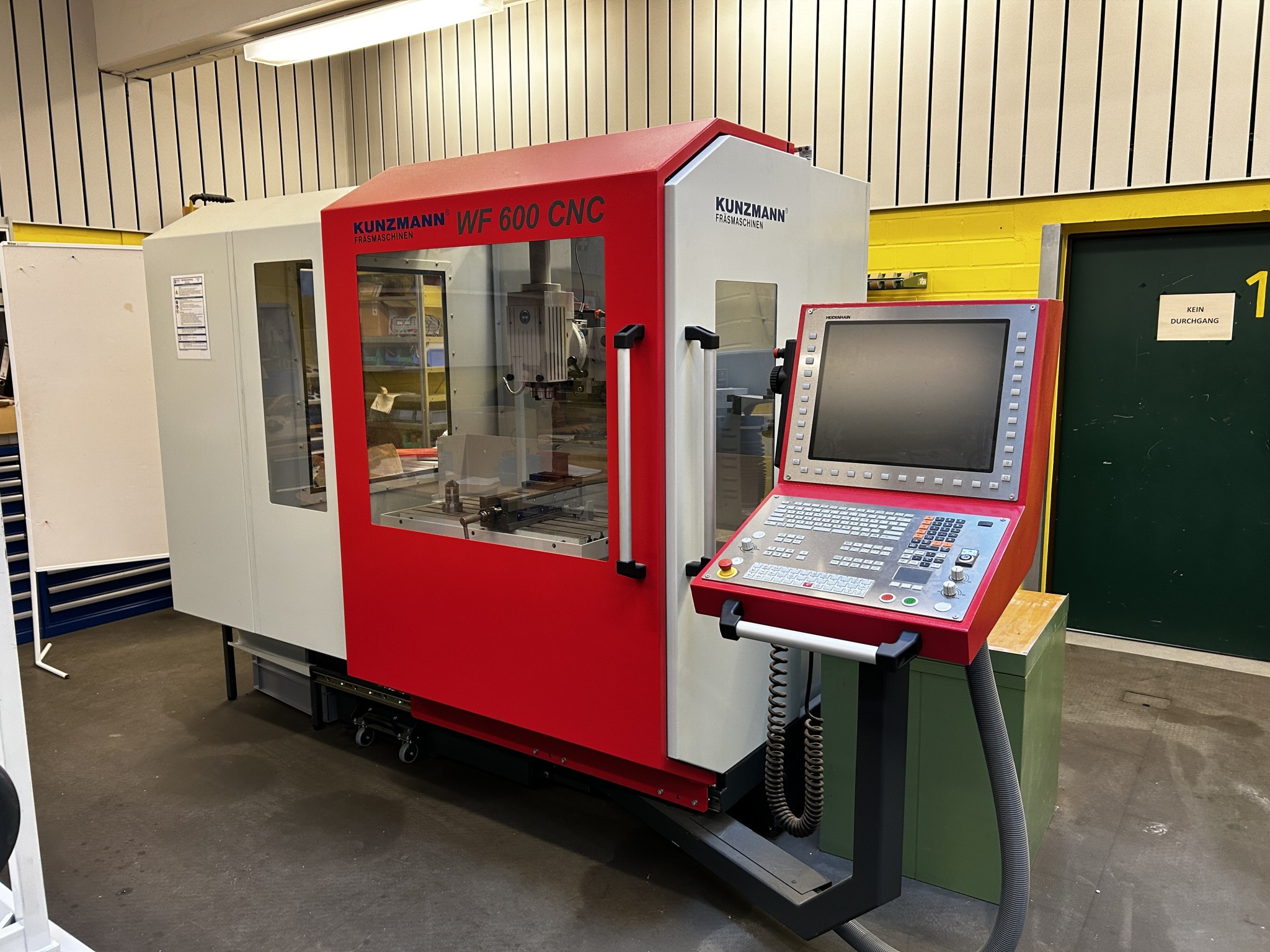 des machines-outils CNC et des équipements d'atelier de haute qualité-1