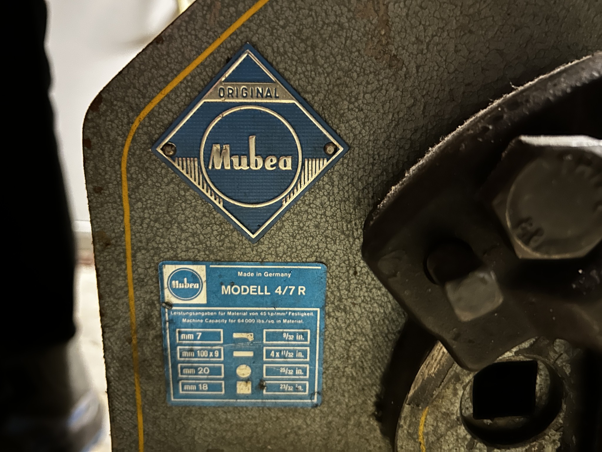 Obrabiarki CNC i technologia ortopedyczna-2