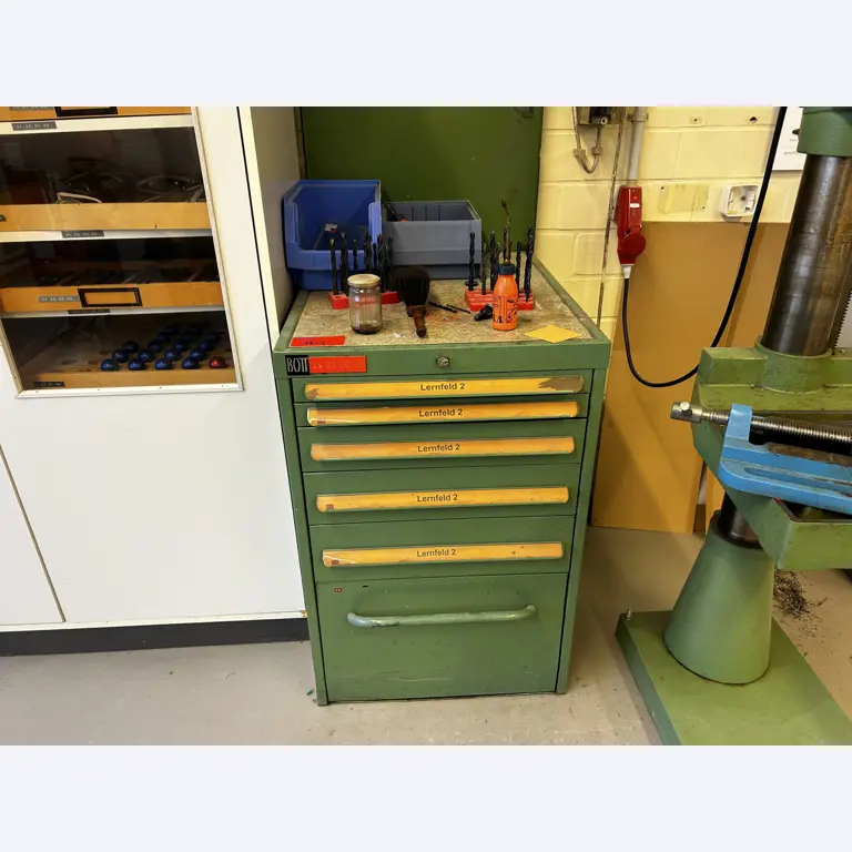 CNC obráběcí stroje a ortopedické technologie-1