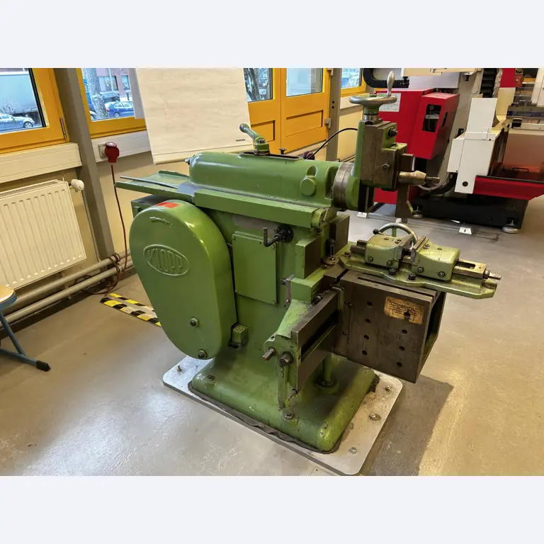 Obrabiarki CNC i technologia ortopedyczna-1