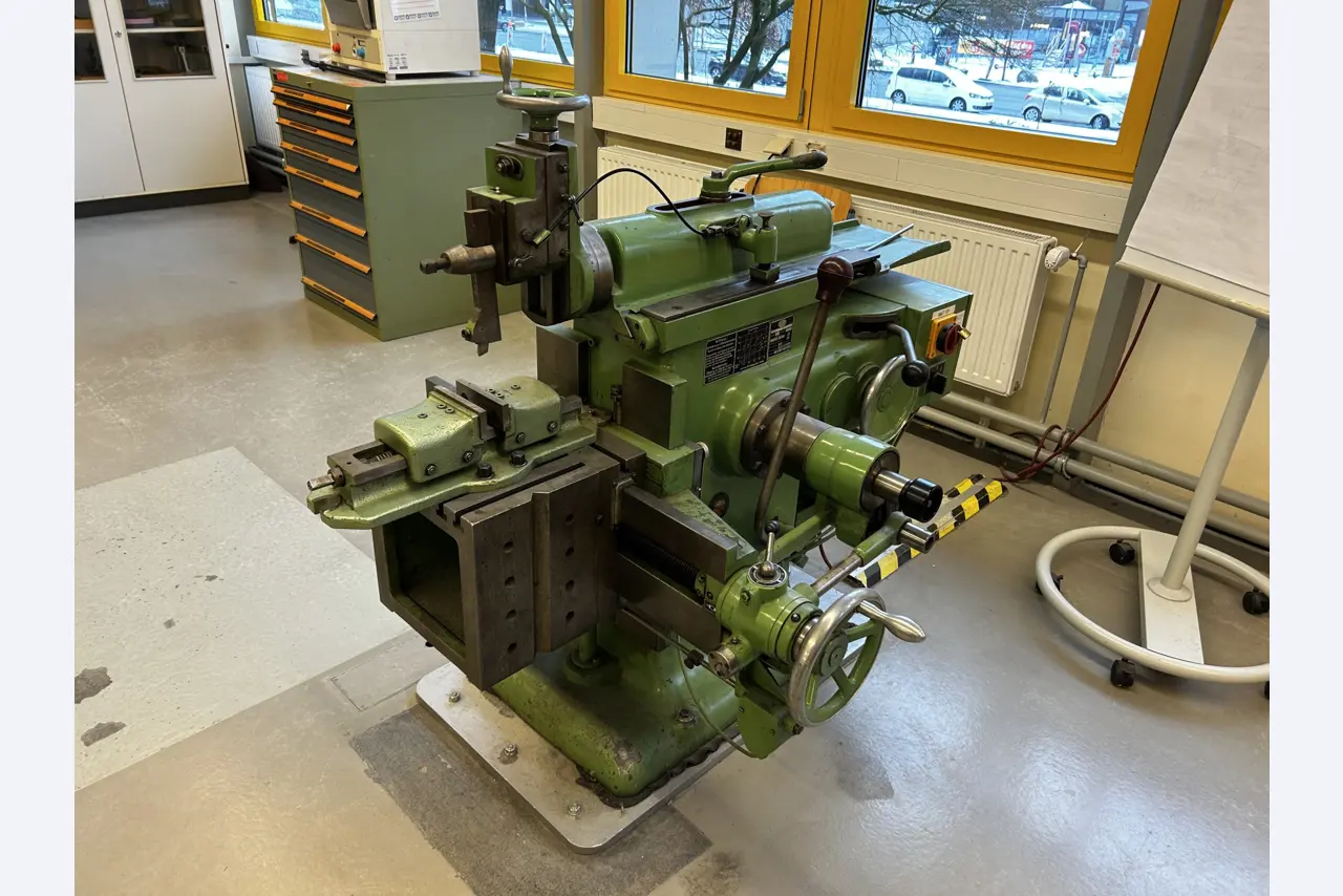 Obrabiarki CNC i technologia ortopedyczna-7