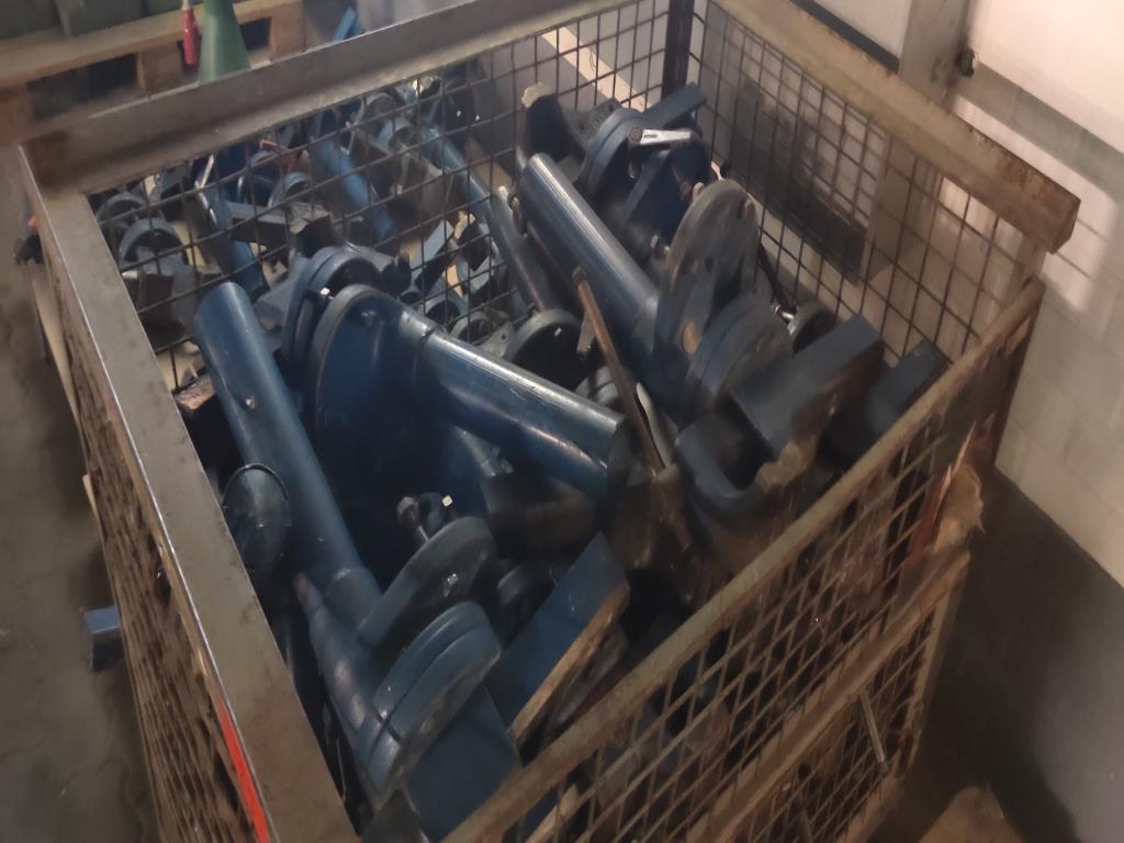 Equipement mécanique et d'exploitation d'une école professionnelle, entretenu, qui n'est plus utilisé-1