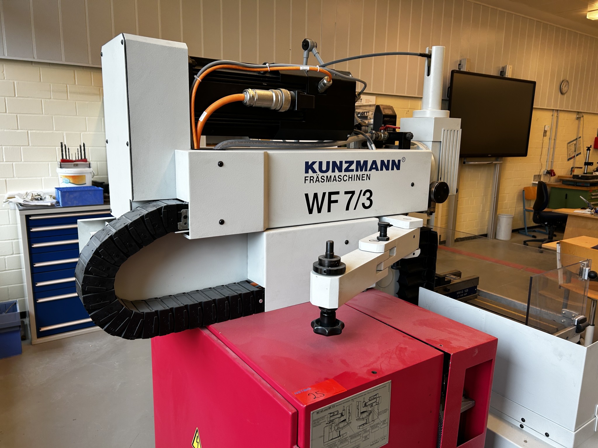 High-quality CNC machine tools and workshop equipment-10