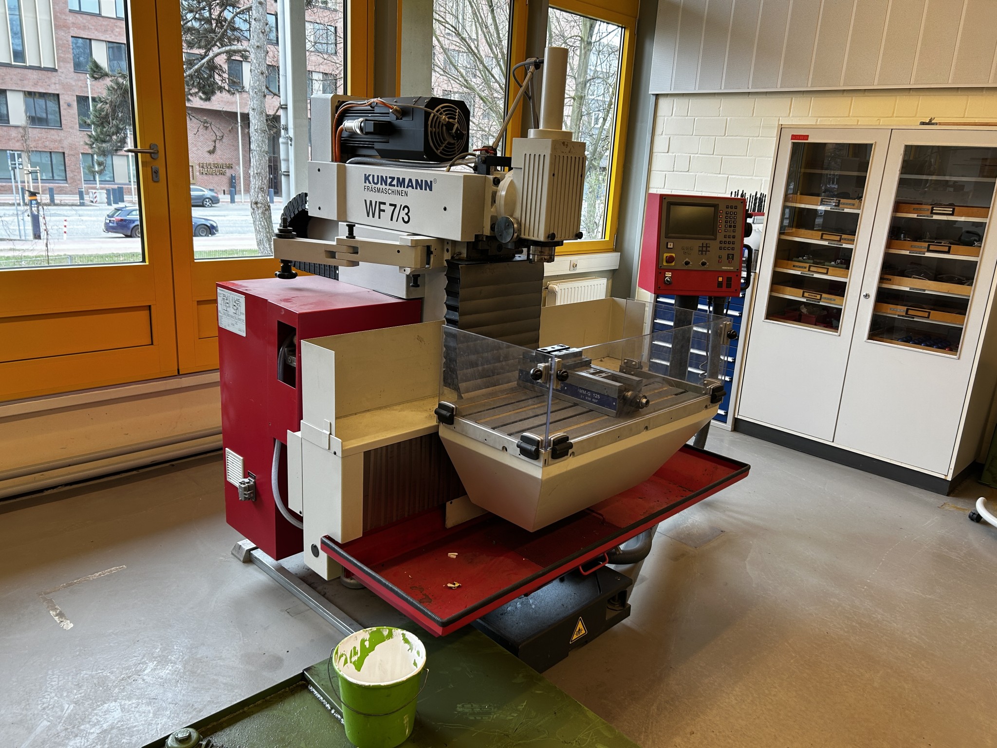 High-quality CNC machine tools and workshop equipment-11