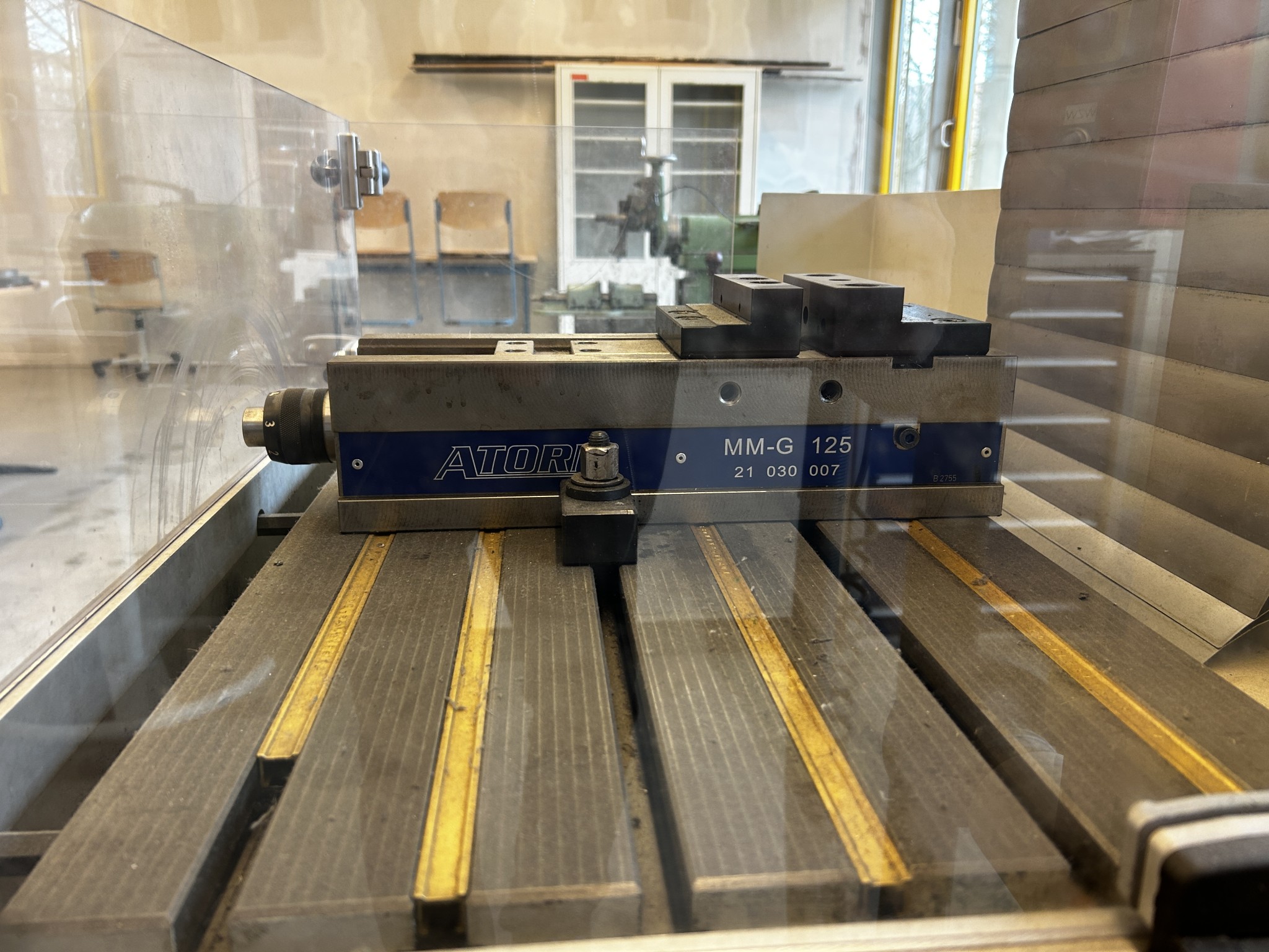 High-quality CNC machine tools and workshop equipment-12