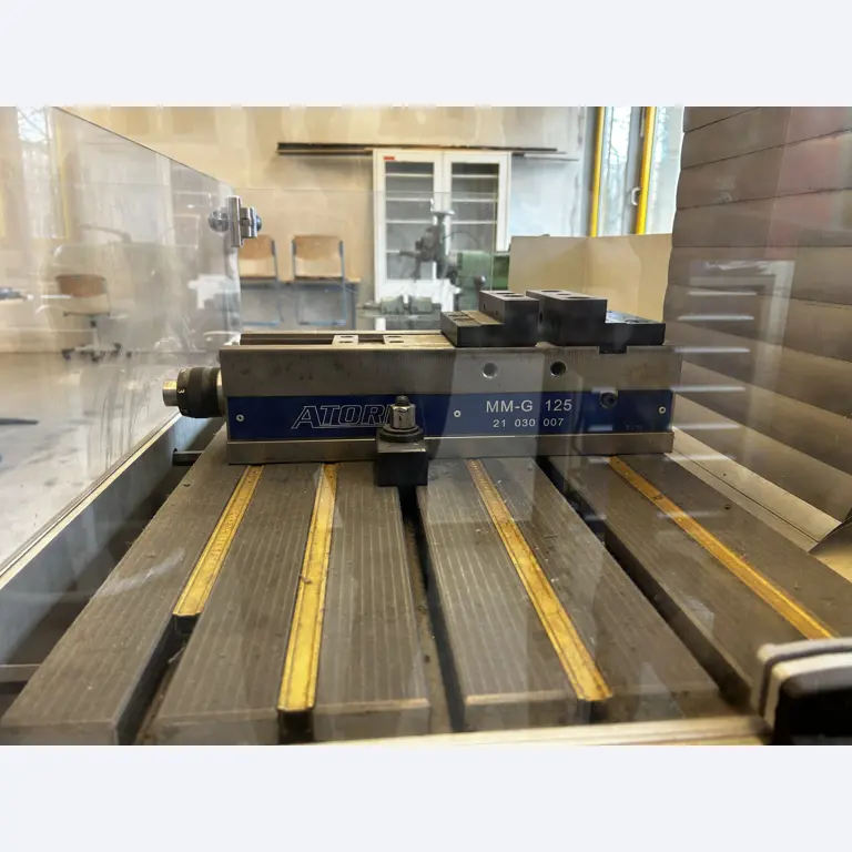 High-quality CNC machine tools and workshop equipment-12