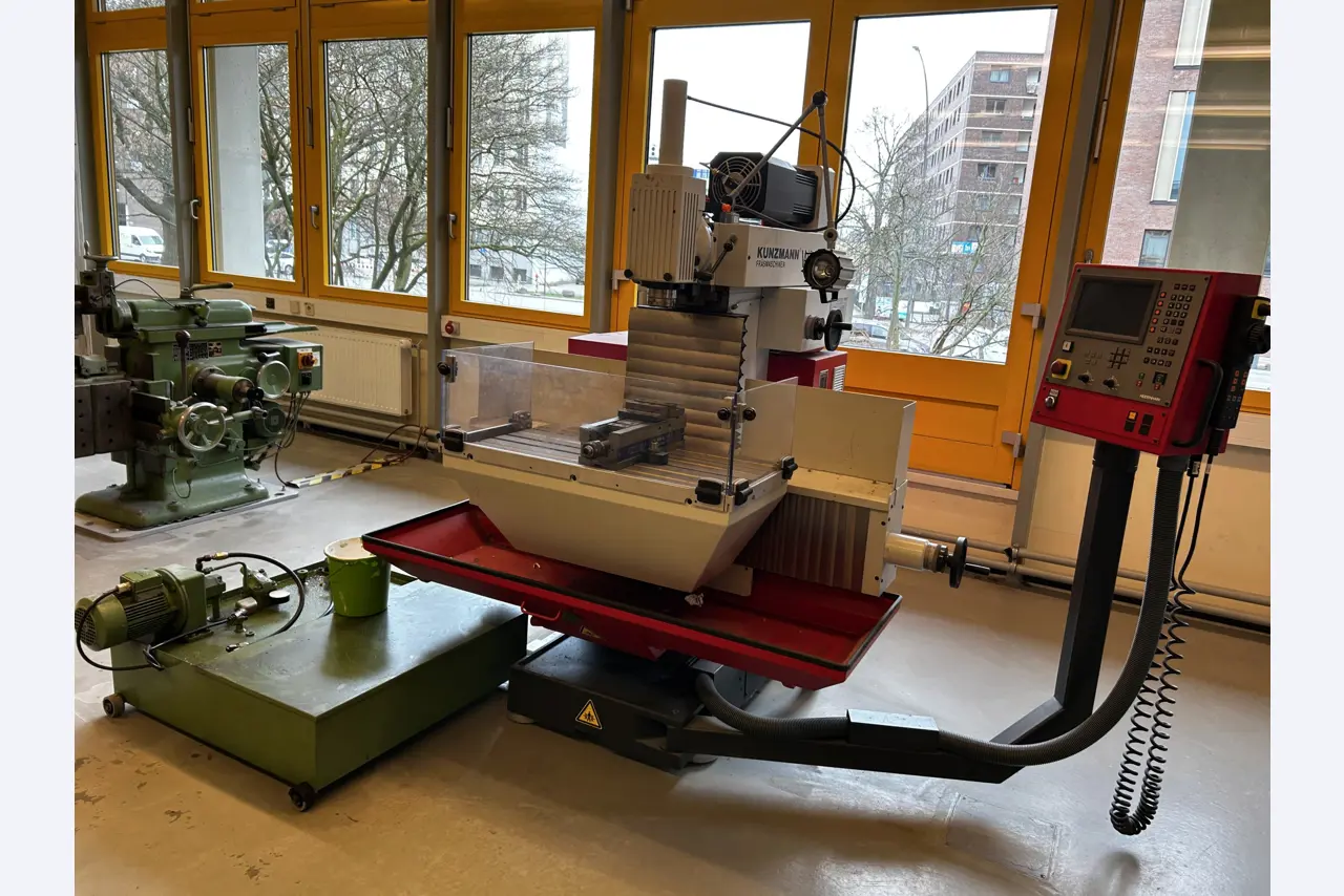 High-quality CNC machine tools and workshop equipment-13