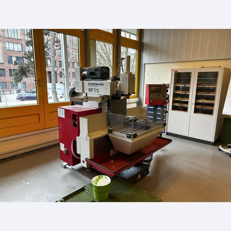 High-quality CNC machine tools and workshop equipment-1