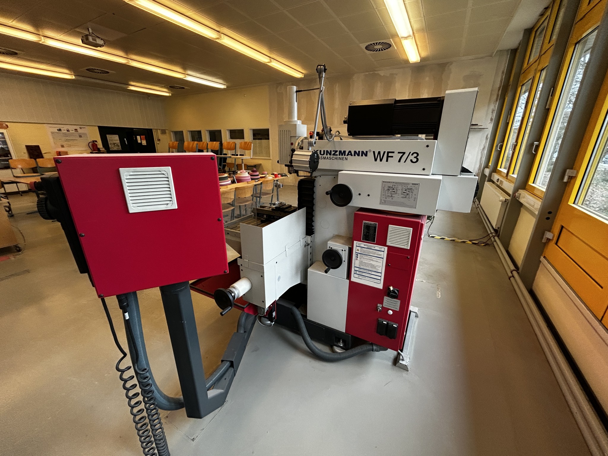 High-quality CNC machine tools and workshop equipment-9