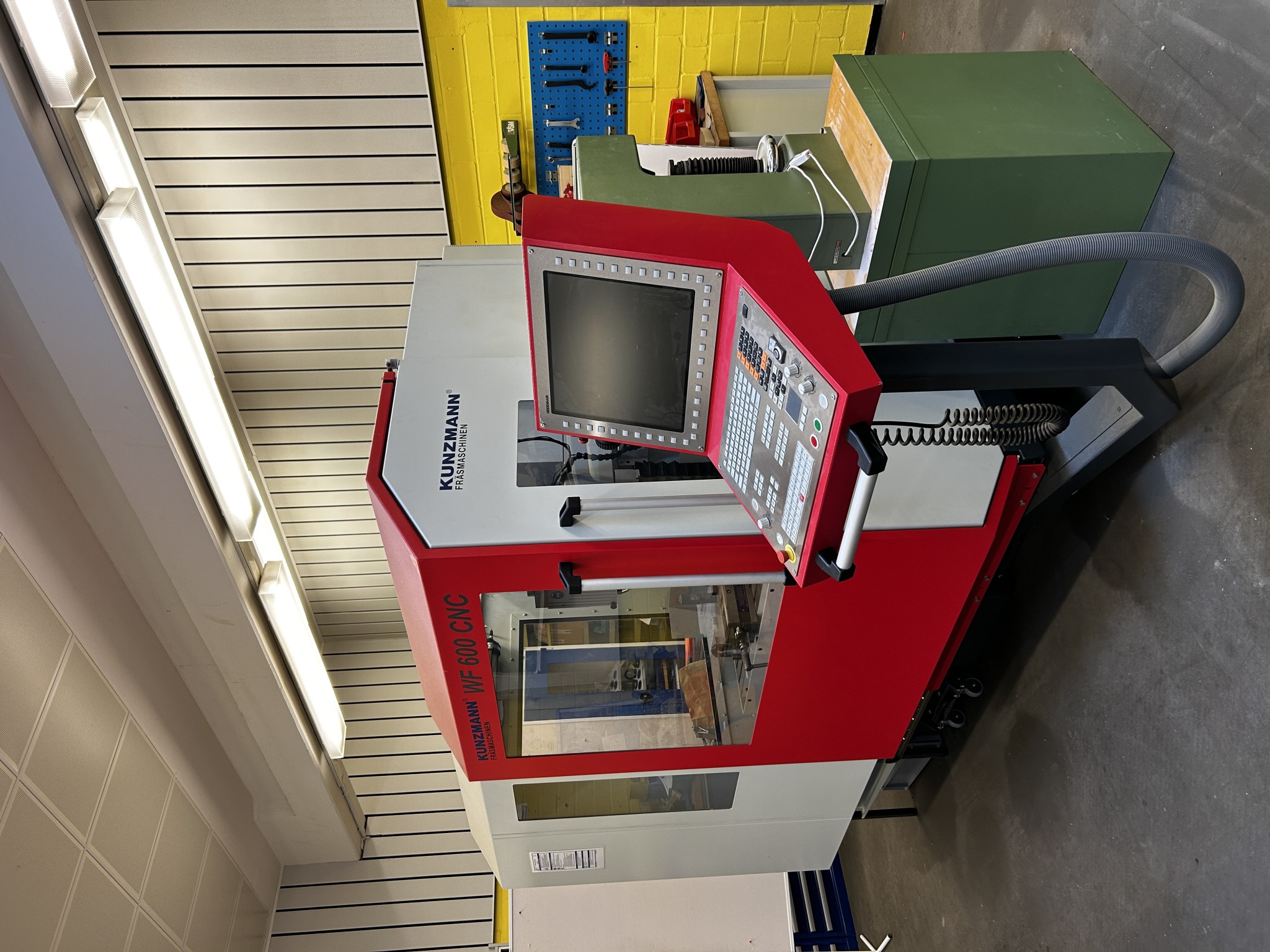 High-quality CNC machine tools and workshop equipment-11