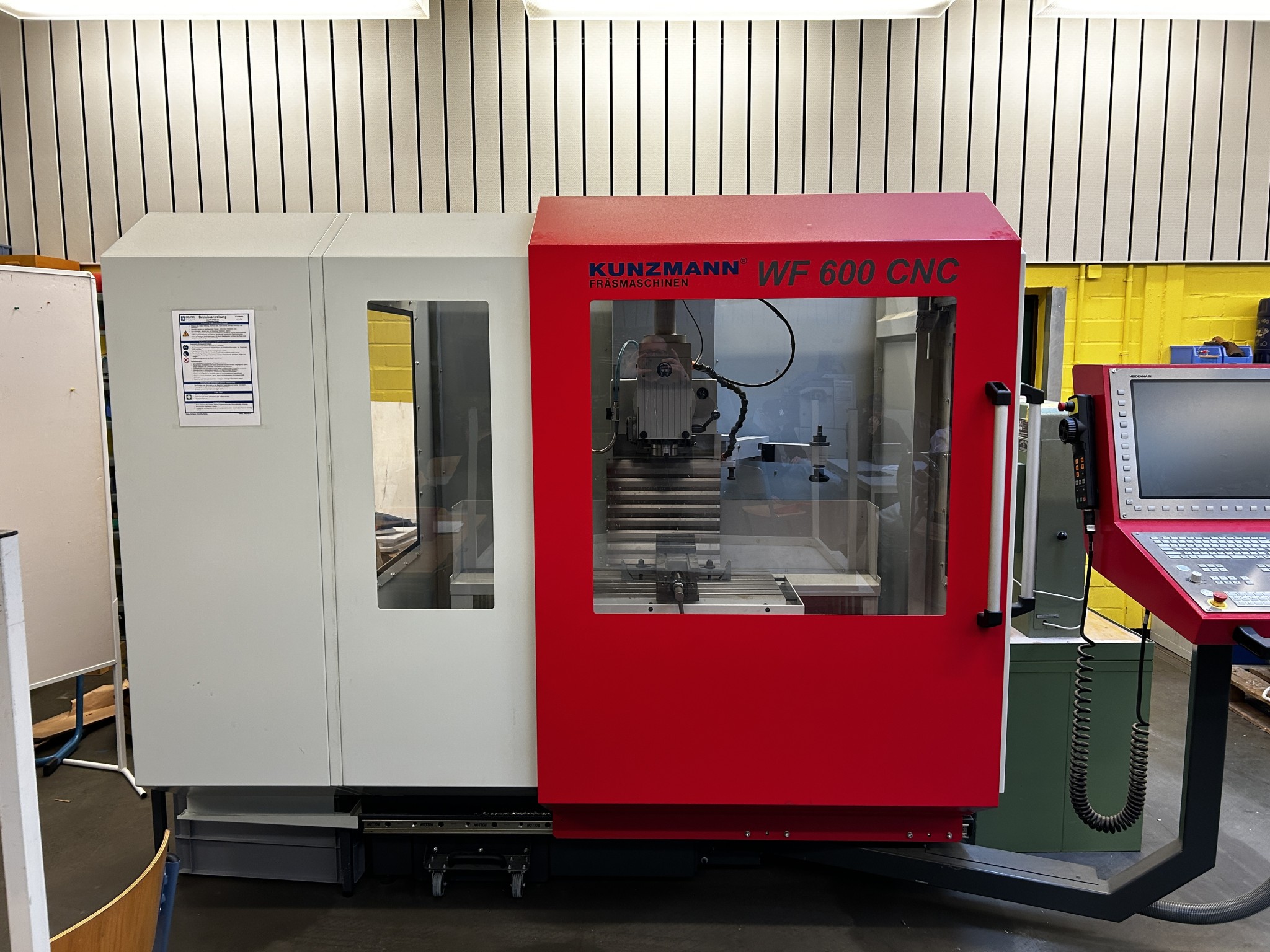 High-quality CNC machine tools and workshop equipment-3