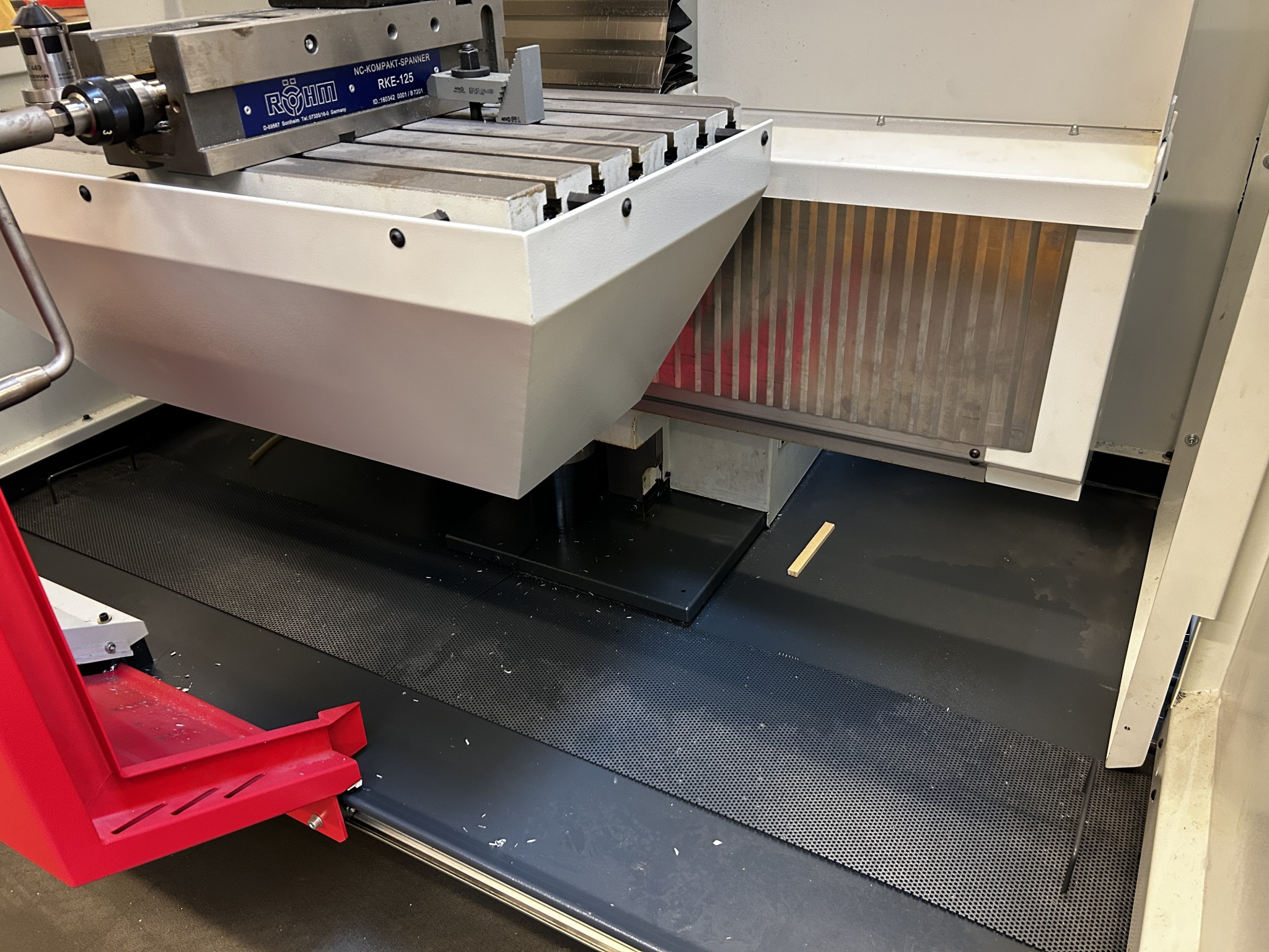 High-quality CNC machine tools and workshop equipment-7