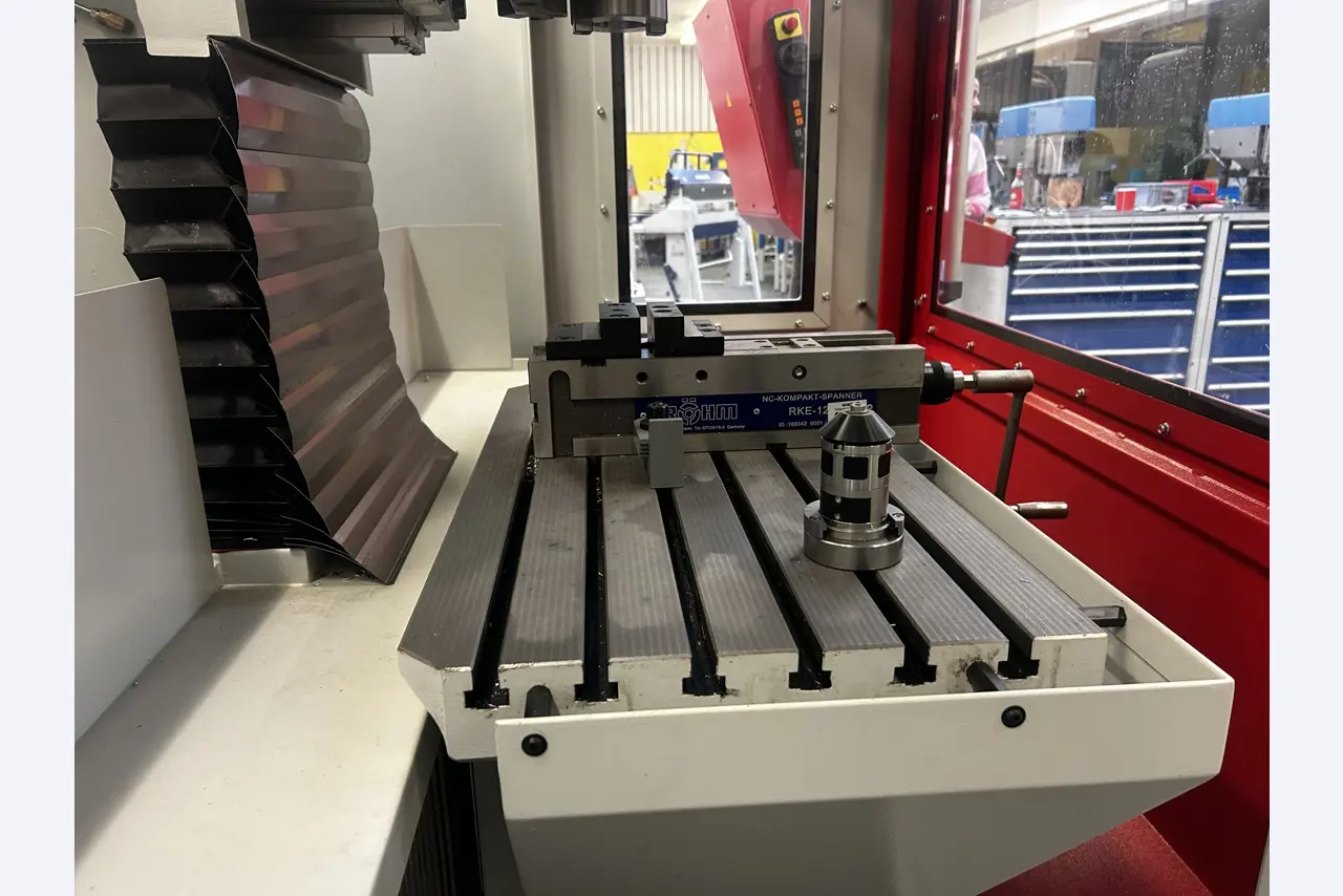 High-quality CNC machine tools and workshop equipment-8