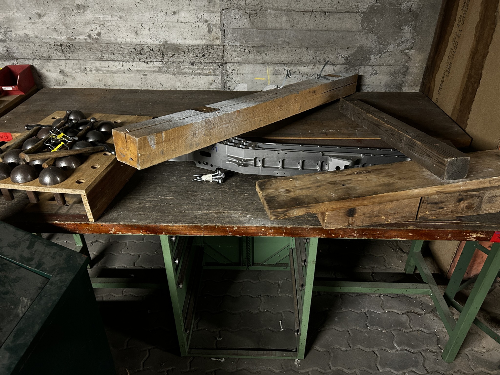 High-quality CNC machine tools and workshop equipment-11