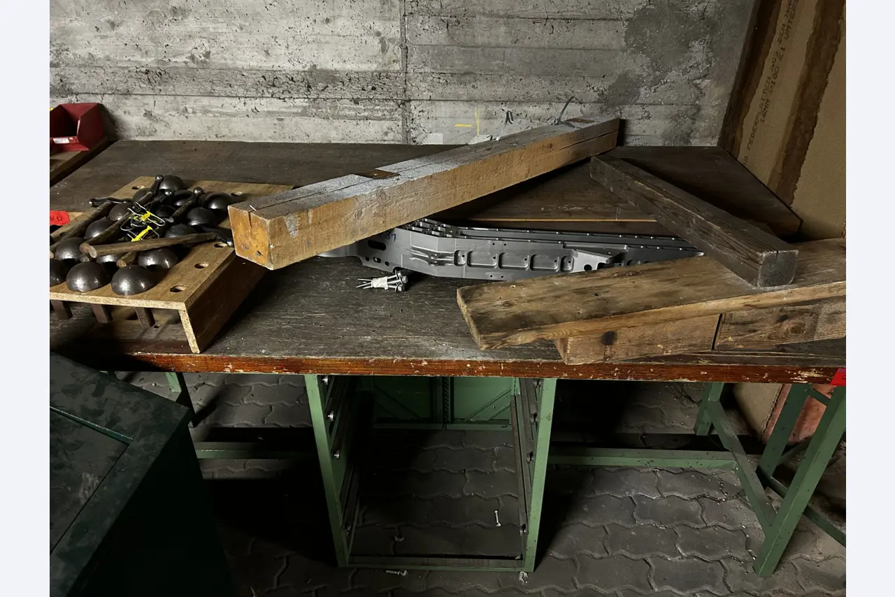 High-quality CNC machine tools and workshop equipment-11