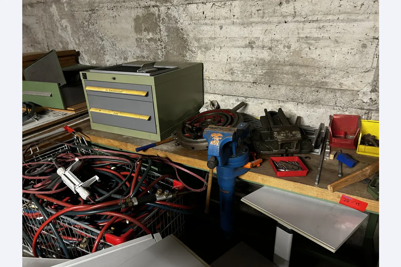 High-quality CNC machine tools and workshop equipment-14