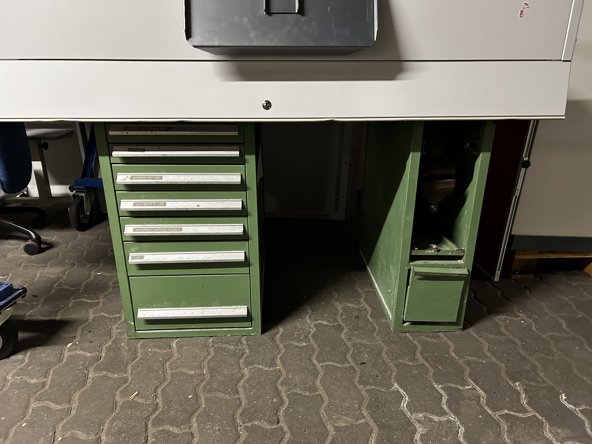 High-quality CNC machine tools and workshop equipment-19