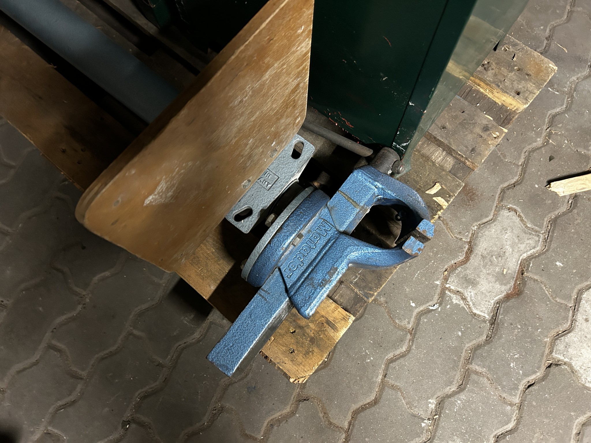 High-quality CNC machine tools and workshop equipment-1