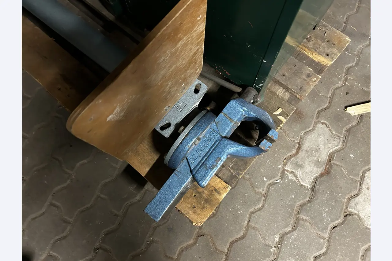 High-quality CNC machine tools and workshop equipment-1