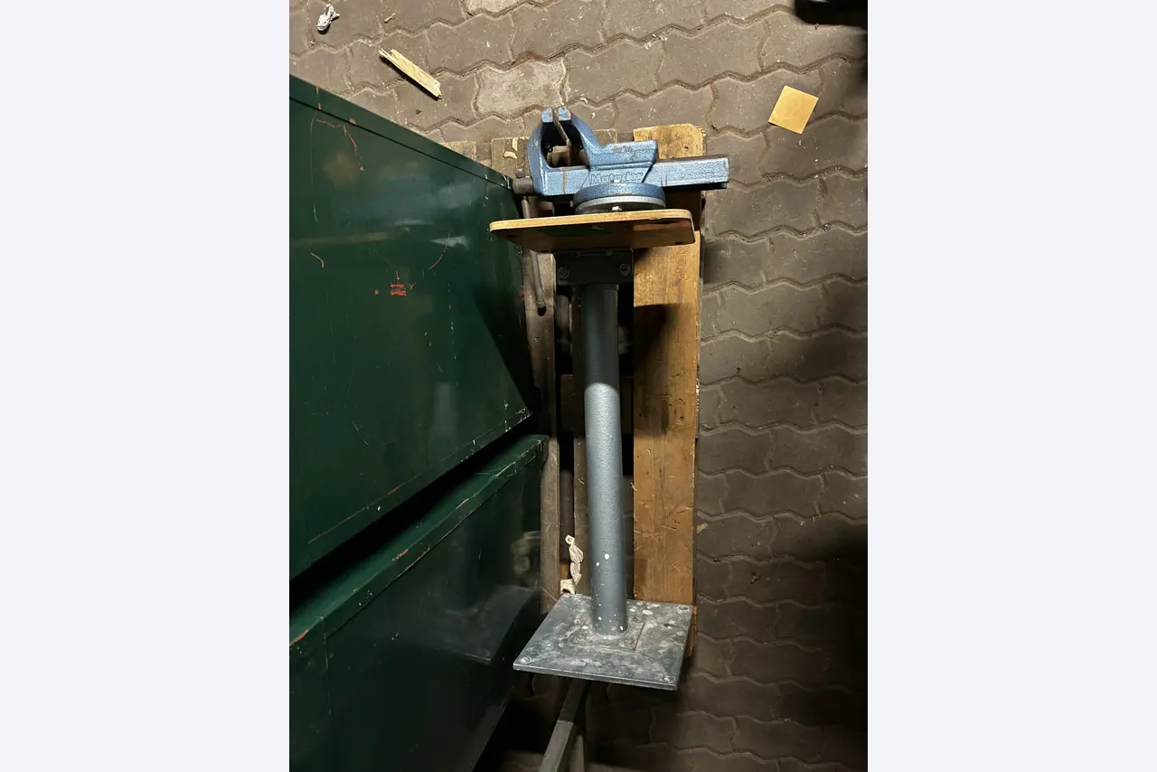 High-quality CNC machine tools and workshop equipment-2