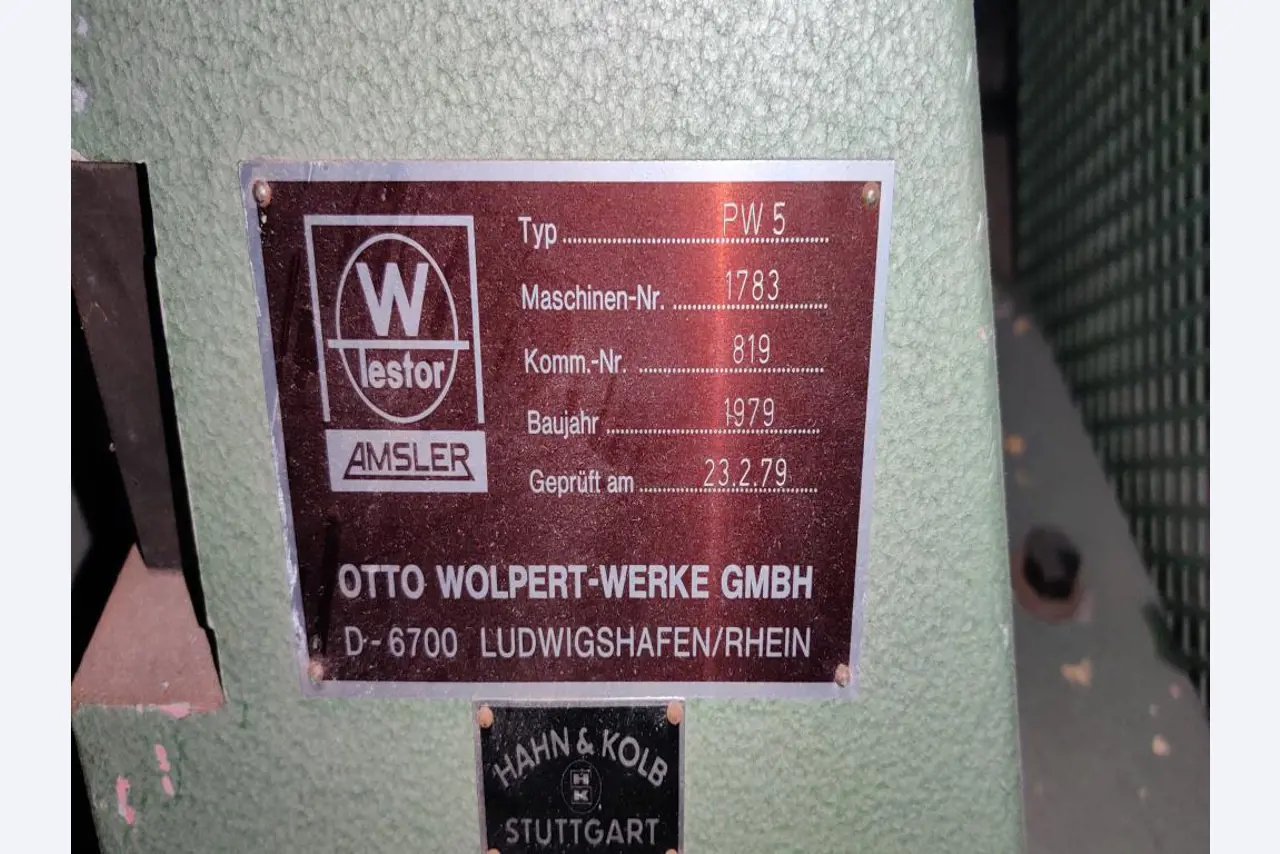 Equipement mécanique et d'exploitation d'une école professionnelle, entretenu, qui n'est plus utilisé-2