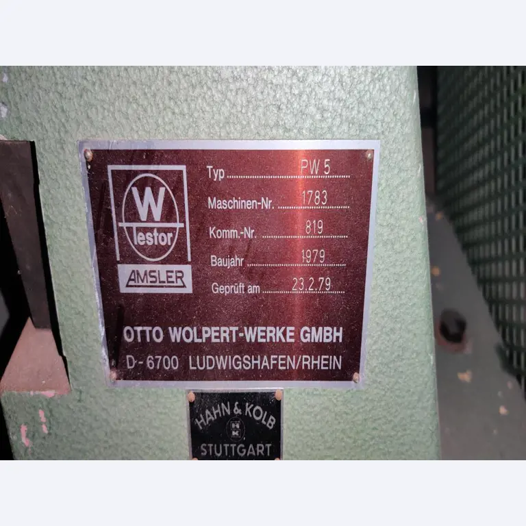 Equipement mécanique et d'exploitation d'une école professionnelle, entretenu, qui n'est plus utilisé-2