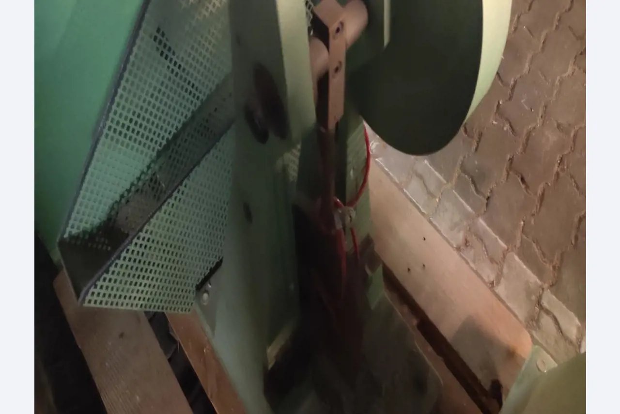 Equipement mécanique et d'exploitation d'une école professionnelle, entretenu, qui n'est plus utilisé-4