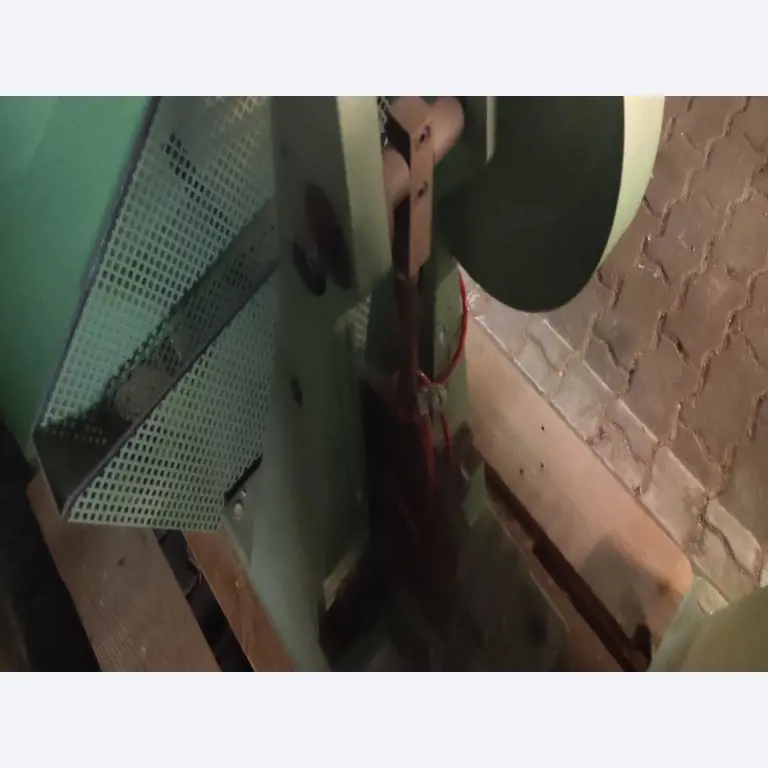 Equipement mécanique et d'exploitation d'une école professionnelle, entretenu, qui n'est plus utilisé-4