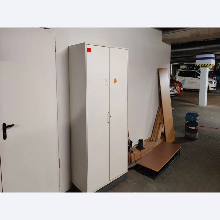 Gepflegte, nicht mehr benötigte, maschinelle sowie betriebliche Einrichtung einer Gewerbeschule-2