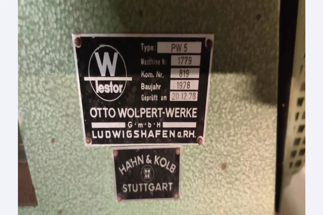 Gepflegte, nicht mehr benötigte, maschinelle sowie betriebliche Einrichtung einer Gewerbeschule-2