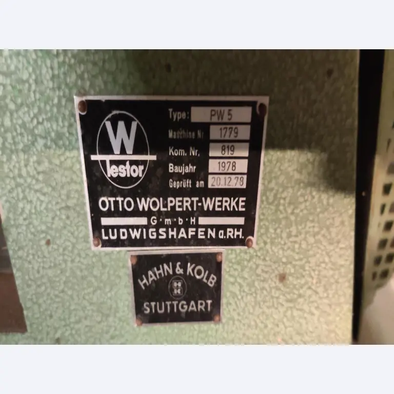 Gepflegte, nicht mehr benötigte, maschinelle sowie betriebliche Einrichtung einer Gewerbeschule-2