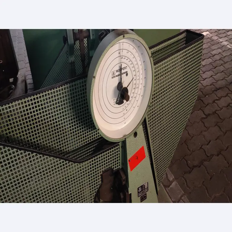 Gepflegte, nicht mehr benötigte, maschinelle sowie betriebliche Einrichtung einer Gewerbeschule-1