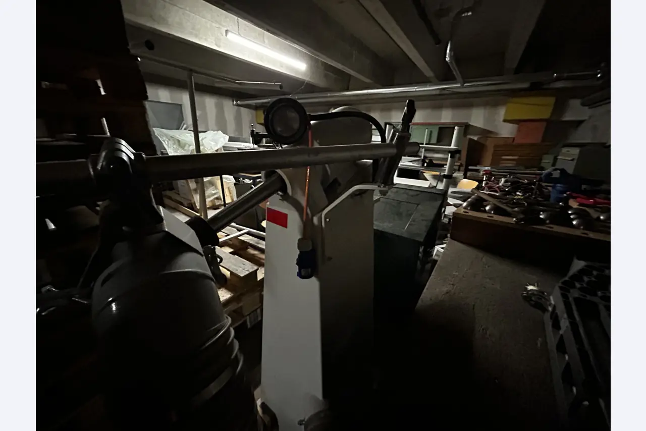 CNC obráběcí stroje a ortopedické technologie-4