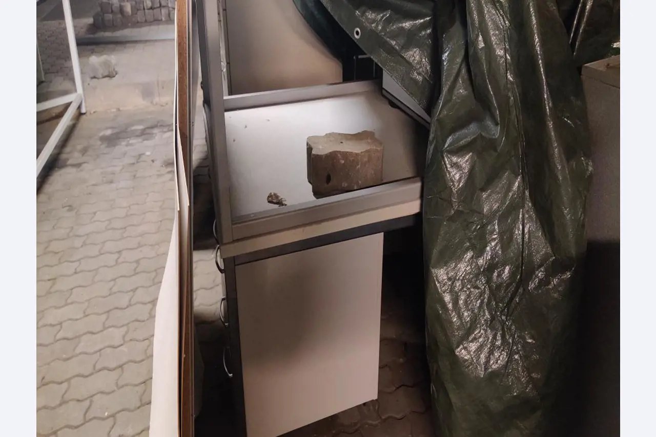 Vzdrževanje mehanske in operativne opreme trgovske šole, ki ni več potrebna-4