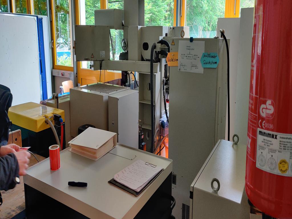 Equipement mécanique et d'exploitation d'une école professionnelle, entretenu, qui n'est plus utilisé-11