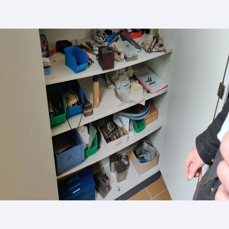 Gepflegte, nicht mehr benötigte, maschinelle sowie betriebliche Einrichtung einer Gewerbeschule-14