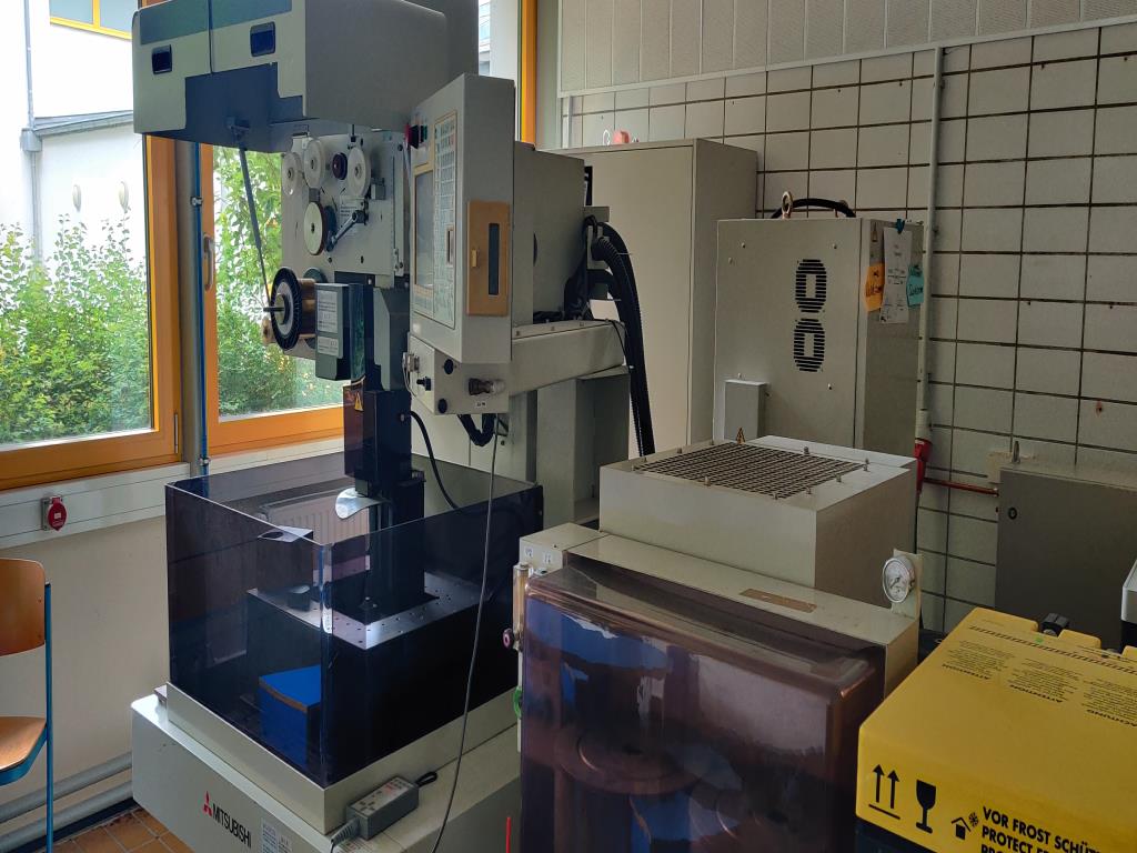 Equipement mécanique et d'exploitation d'une école professionnelle, entretenu, qui n'est plus utilisé-1