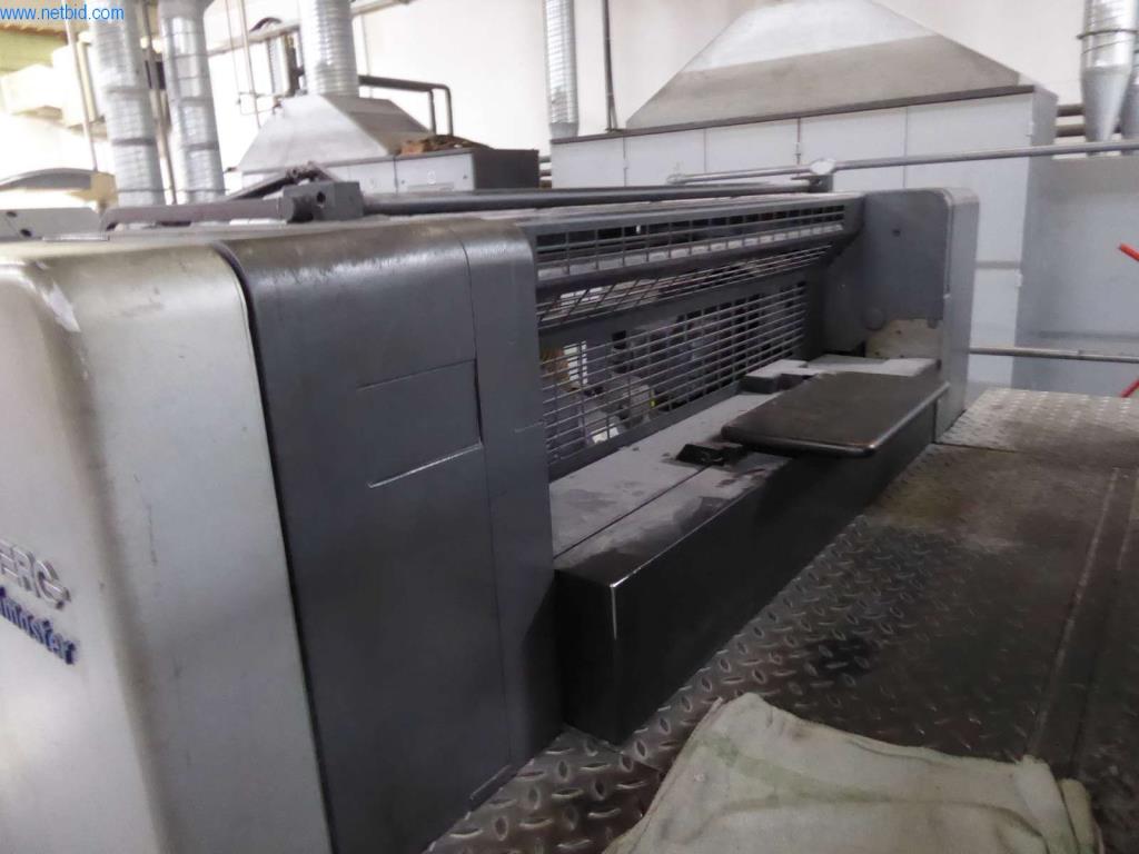 Máquinas e equipamentos numa gráfica-10