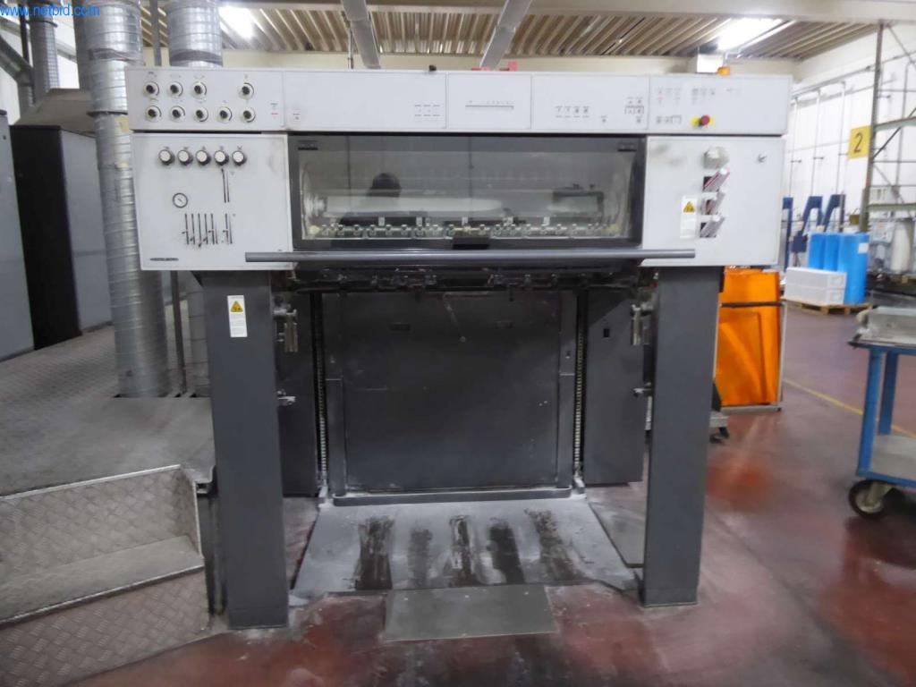 Máquinas e equipamentos numa gráfica-4