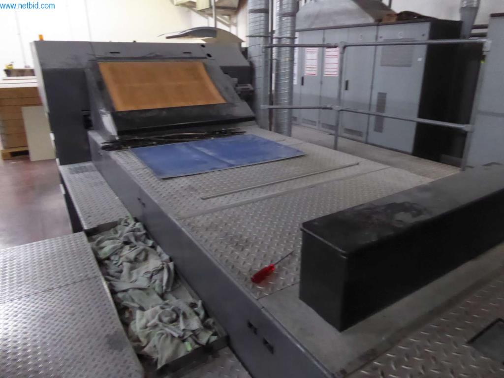 Máquinas e equipamentos numa gráfica-8