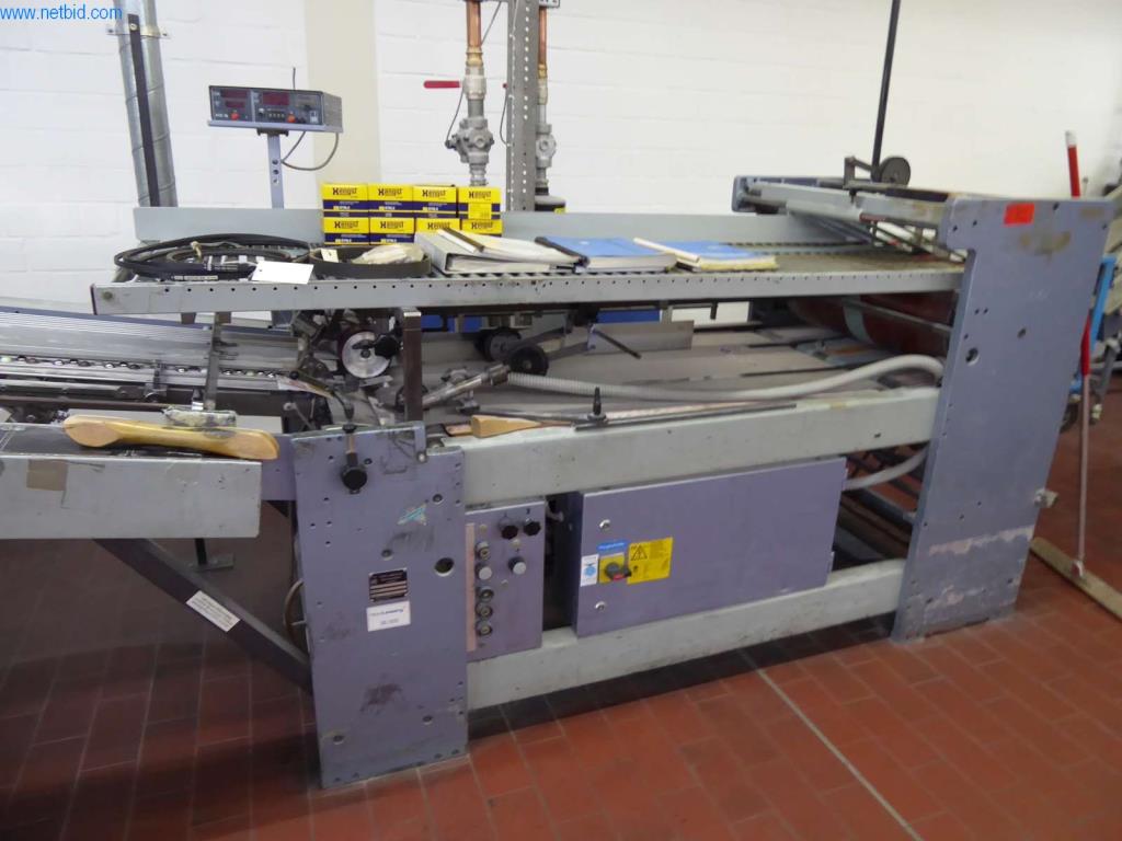 Máquinas e equipamentos numa gráfica-6