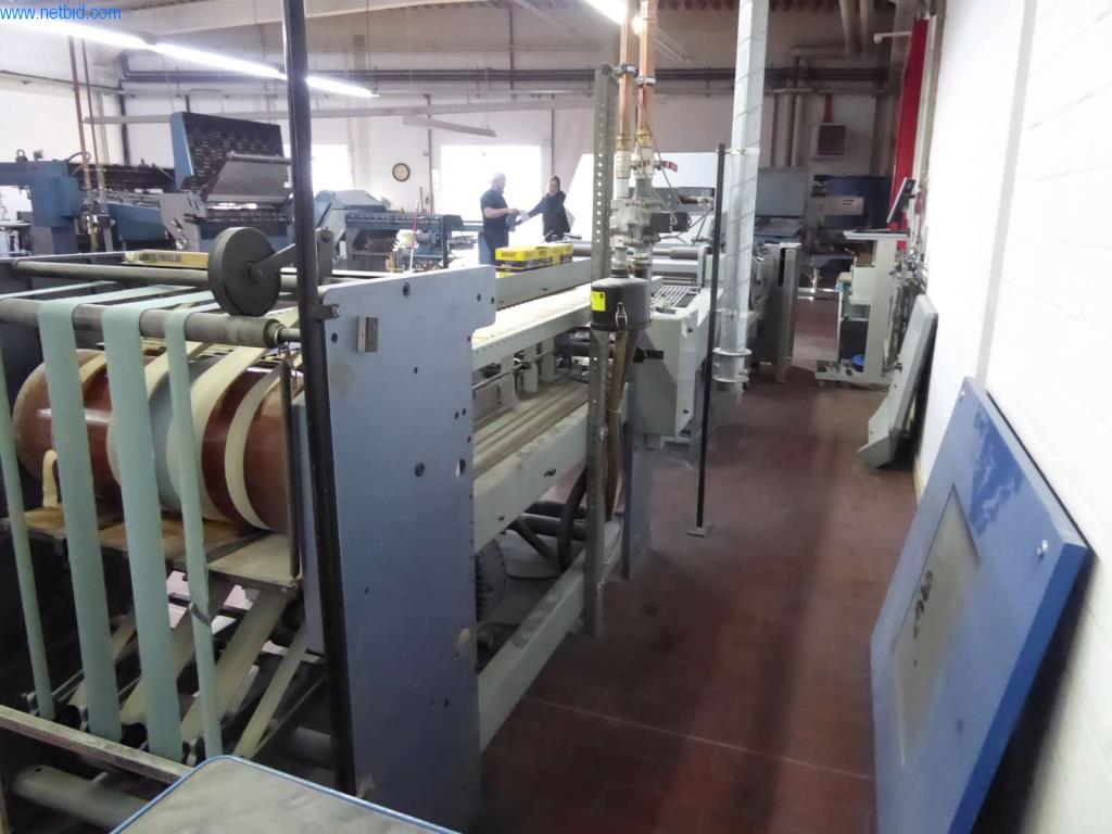 Máquinas e equipamentos numa gráfica-9