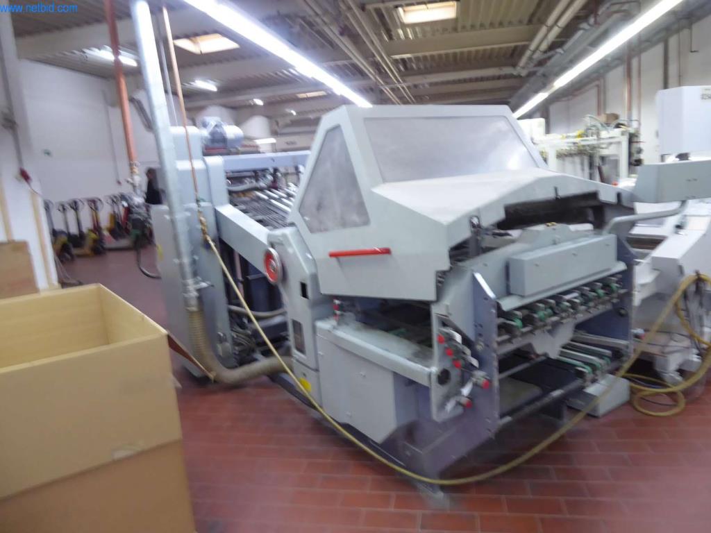 Máquinas e equipamentos numa gráfica-3