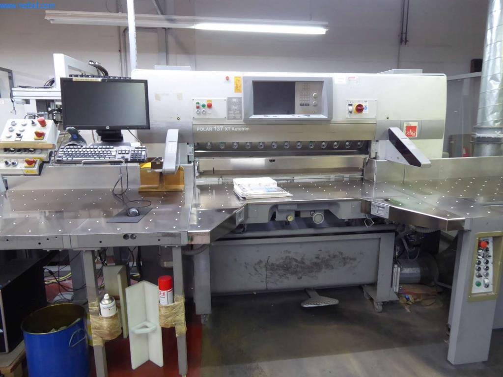 Máquinas e equipamentos numa gráfica-11