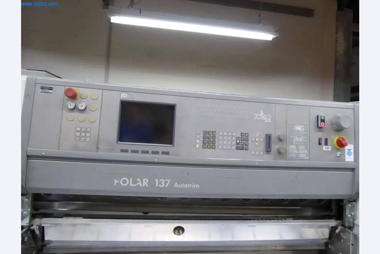 Maschinen und Ausstattung einer Druckerei-10